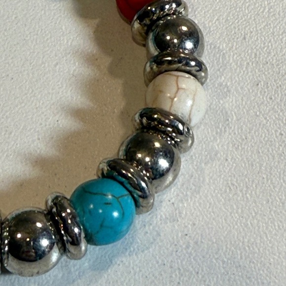 Beaded Stretch Bracelet Turquoise White Red Silver Fashion Jewelry Gift - Picture 2 of 4